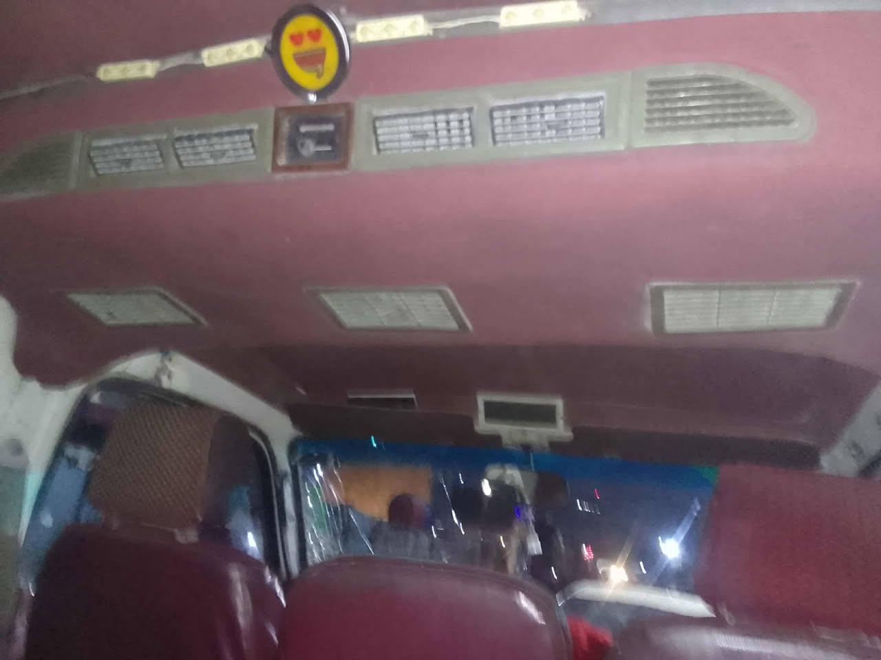 السلام عليكم فتون موديل 12 رقم نجف احمر ما اندل راعيهة كير ومحرك واكسل مكفولات صدر نص عمر تخم تاير تبريد تدفئة شغال عوزهة بس قايش مال تبريد شيال مال الكاردن تعبان السيارة بيهة خياسات بالذيول السعر 24 وبيه. مجال حك الجية مكاني بغداد ***********
