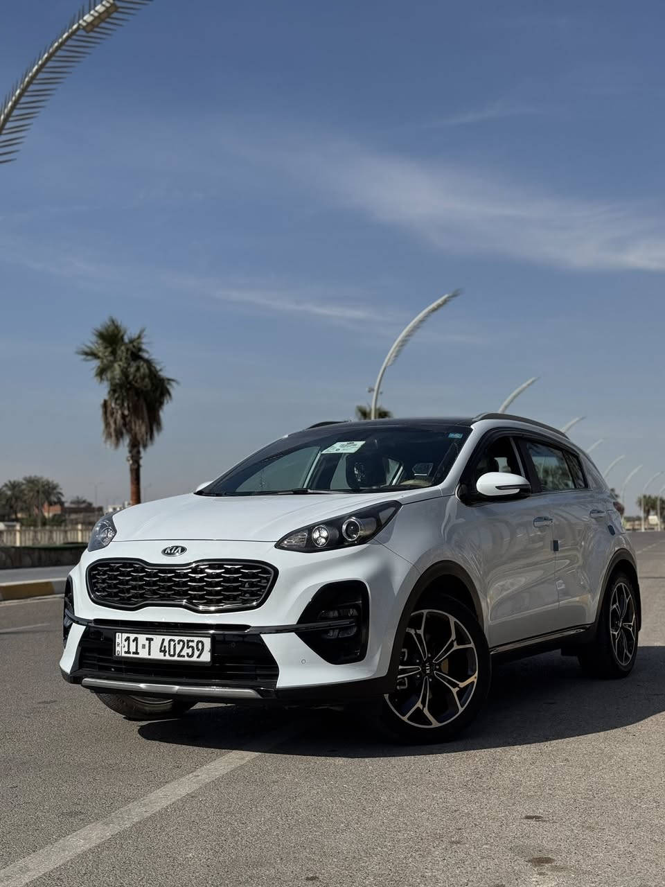 السلام عليكم
سبورتج خليجي كلين GT line  2019فول مواصفات بنوراما
المواصفات الداخليه لون كشنات عسلي تحكم كامل بالمقاعد السايق و اللي بصف السايق نضام اوتو هولد و سايد بريك دكمه و مواصفات البقيه موضحة بالصوره السياره ممشاها قليل بالنسبه لموديلها 77000الرقم بغداد و السياره كلين الاخير نقطه بيها ديالى بعقوبه 
سعر 210 
***********
