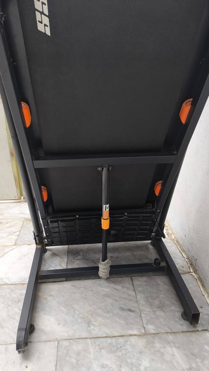 السلام عليكم عندي جهاز جري البيع استخدام شخصي بعدة كلش نضيف والصور كدامكم سعرة 145 قفلة مكاني بغداد البلديات ستفسار تصال ***********
