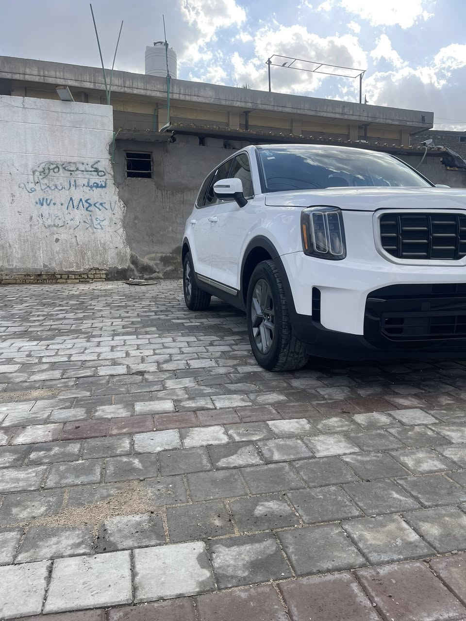 كيا تولورايد موديل 2024 امريكي 
ماشية 33 ميل 
مواصفات 
بصمة 
كشنات جلد وكهرباء 
سايد بريك بصمة 
الضرر موضح بالصورة مع السونار 
السعر 270 $ 
رقم الهاتف ***********
