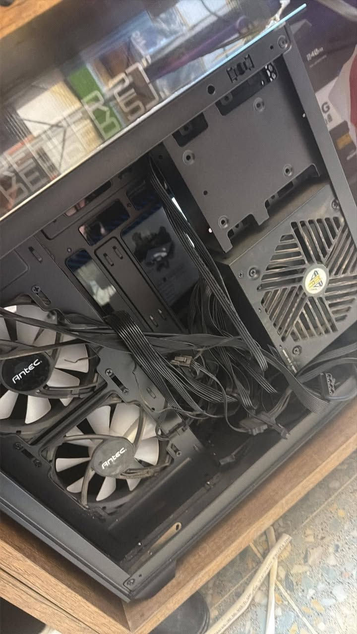 للبيع توصيل موجود 

DDR4 T-Force 16X2 32G 3200HZ
215 الف 

Ddr4 8G 3000HZ 
40 الف 

Intel I3 10105F 
50 الف 

Power Suplay 500Wat 
40 الف 

الكيسات ويا الفانات القطعة ب45 الف 

للتواصل
***********
