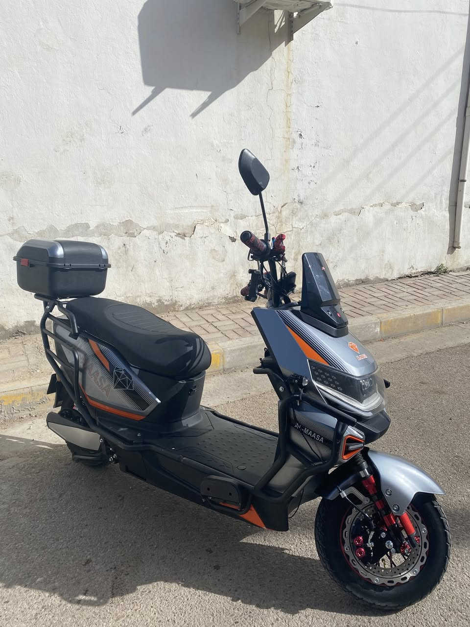 السلام عليكم ماطور شحن للبيع نوع ماسه افضل شركه ماطور بعده جديد ونضيف مستعمل شهر ونص 6 بطاريات كبار مال شركه ماسه شرط الفحص وين ماتريد افحص اربع سرع سرعته 99 موديل 25 دبل إشاره هورن لايت زنون عالي ناصي تثبيت سرعه نضام بك رجوع إلى الخلف وياه خوذه وسعره 650 بي مجال عنوان رمادي تأميم اتصال على رقم ***********
