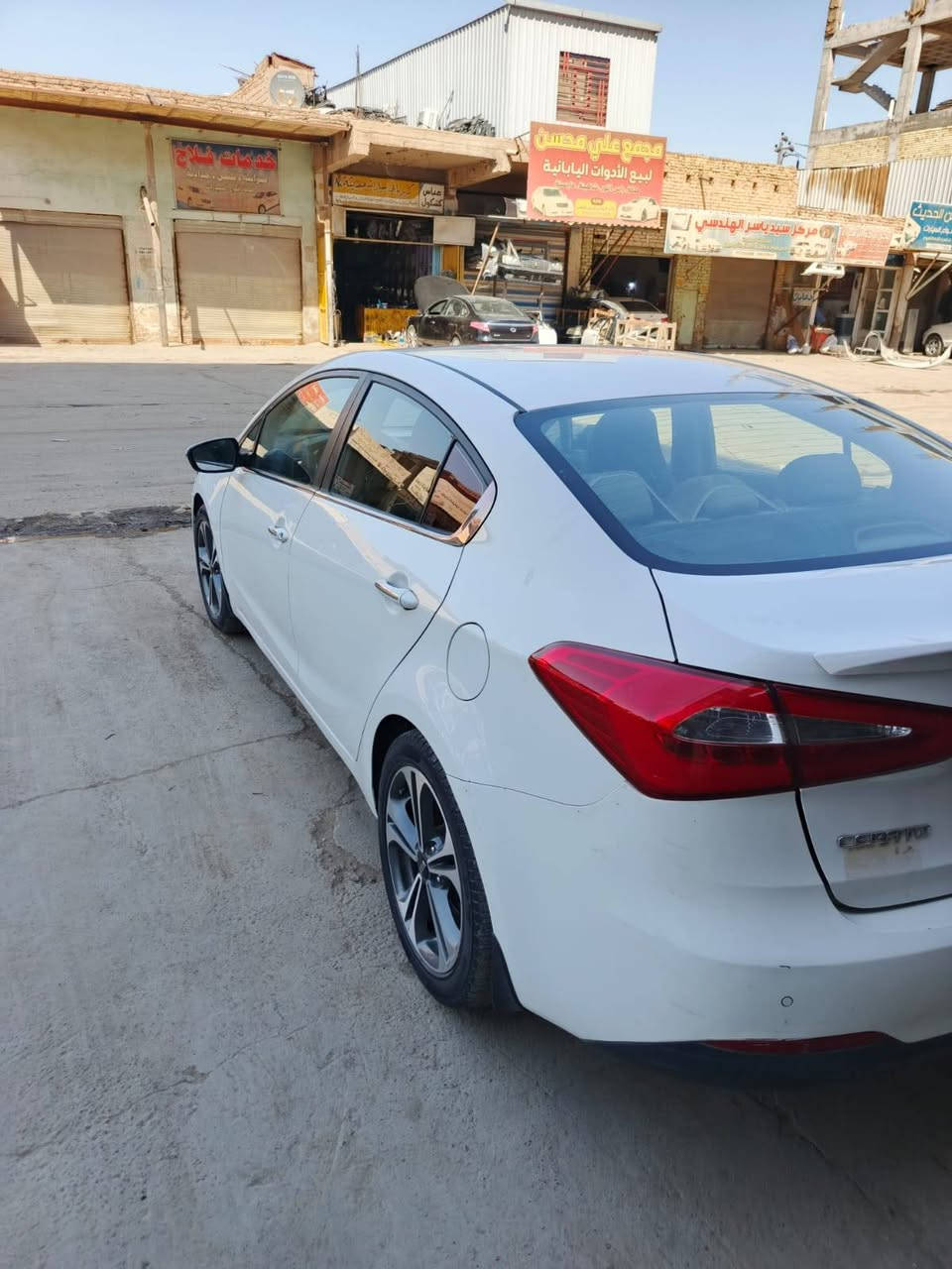 ***********سيراتو موديل 2016 بيها 3قطع والباقي كفاله رقم اربيل الجديد فول عده البصمه كير مكينه حداديه تبريد تخم تاير كوله كفاله سياره جديده مكلف بنشر اشراي يتصل السعر 125
