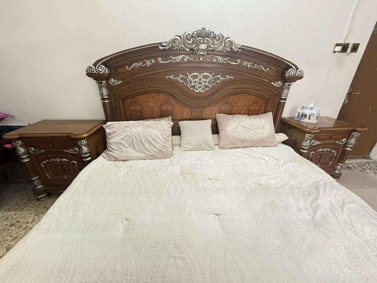 غرفة نوم تركي نظافة جيده السعر 450 الف للتواصل هذا الرقم ***********
