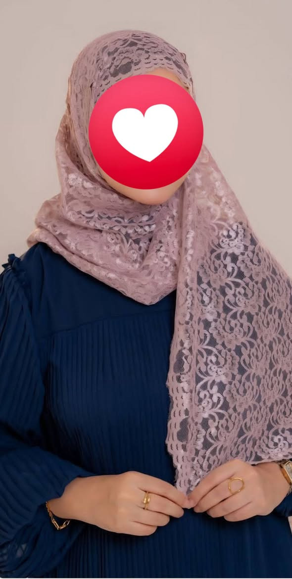 كوزمتك  هدى  بيوتي
شيلة  دانتيل  اماراتي
يوجد  توصيل  لجميع المحافظات
***********
