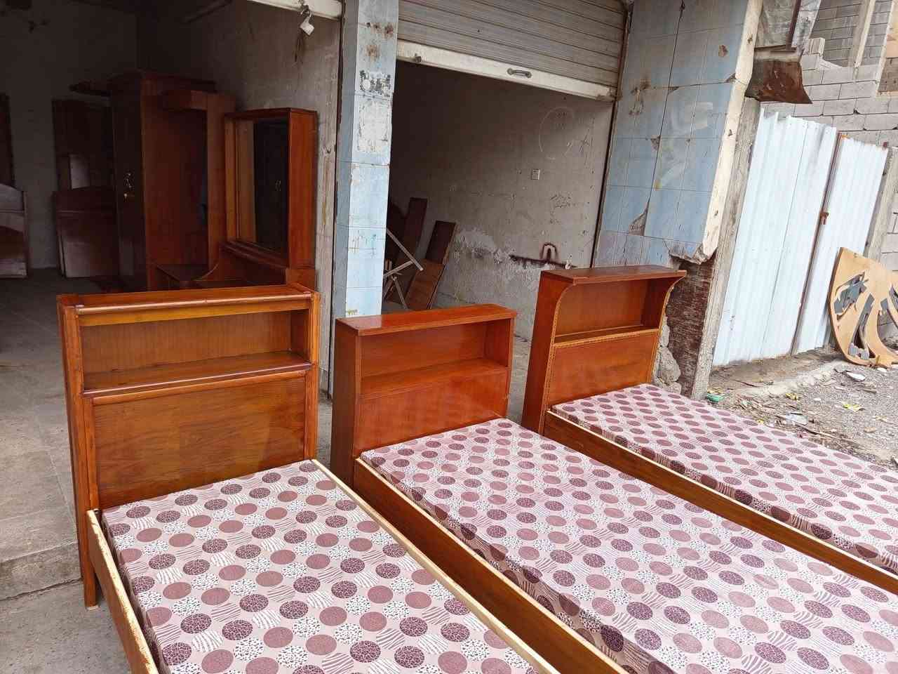 ميز تواليت شرط شرط النظافه شغل ثقيل سعرها ٥٠ الف
تخوت ابو النفر عدد ٣ شرط شرط النظافه شغل ثقيل سعر الواحد ٦٠ الف
رفاعي يم طرشي الشفاء ***********
