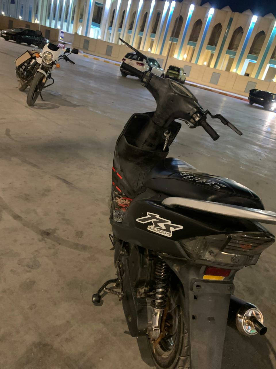 ماكس عدله لل بيع دراجه نضيفه شوفت عينكم مفتوحه مره وحده ولمكينه نضيفه 
رايدهه ب 700 وبيهه مجال 
التصال ***********
