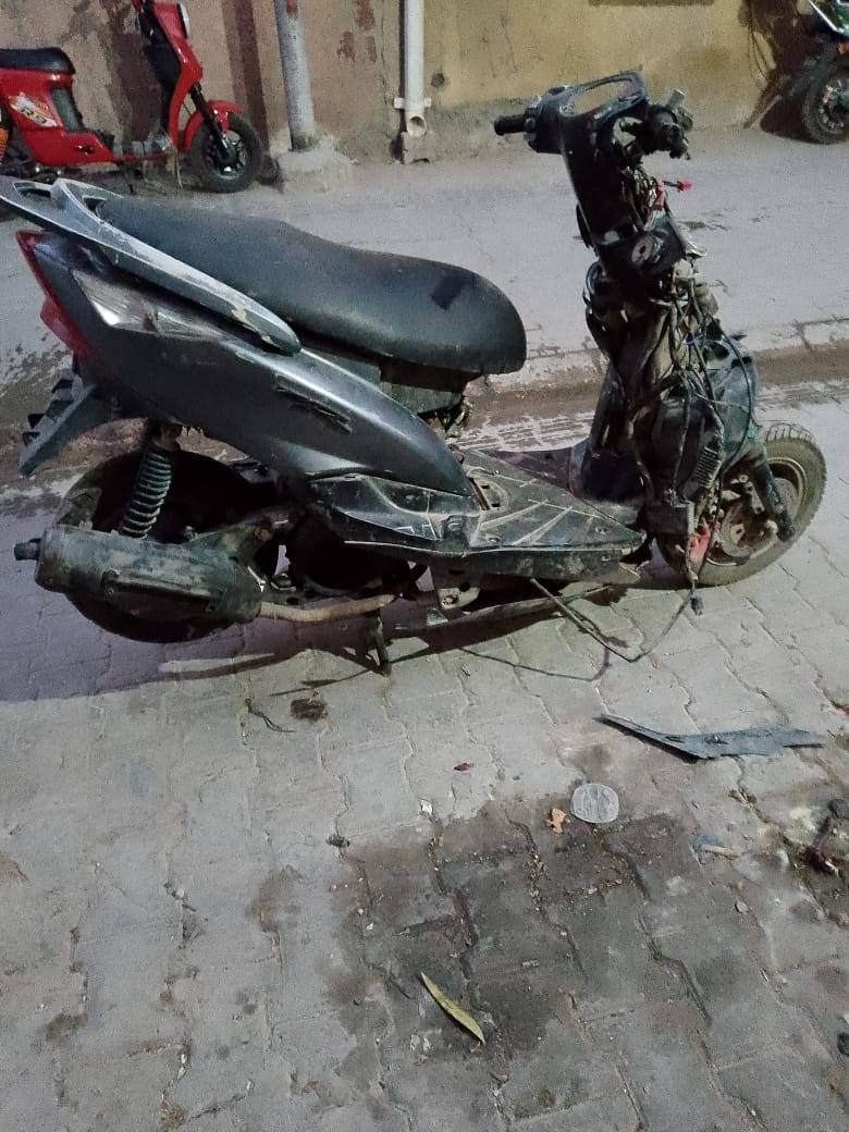 السلام عليكم ماكس ثعلب للبيع الدراجة صار بيهة حادث وتركتها أبيع كوم حديد السعر 100 مكان الدراجة الوشاش ***********
