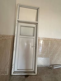 باب بلاستيك • ٨٠×٢٤٠سم • بلا عيوب