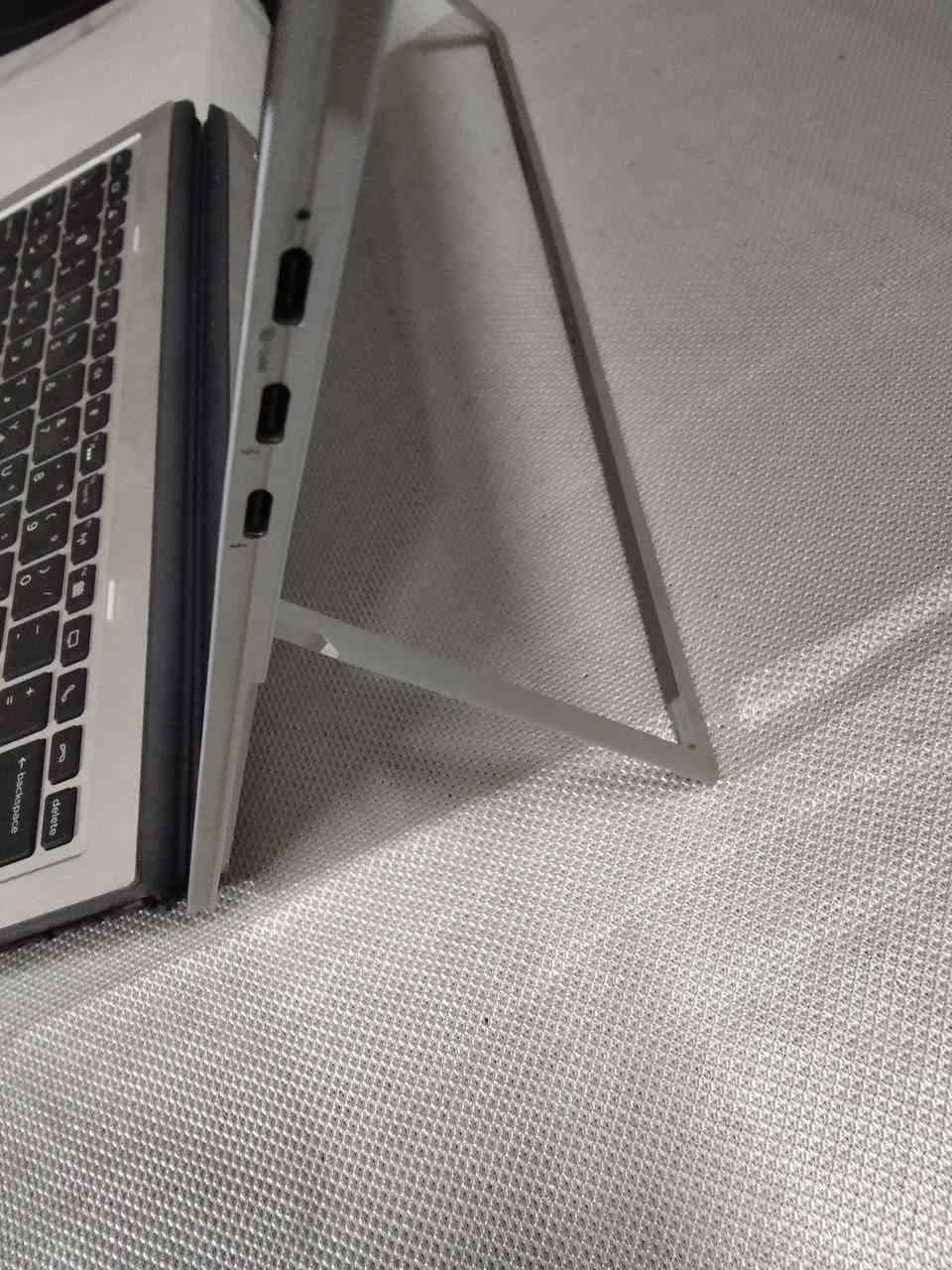 لابتوب HP
معالج Core i7 جيل ثامن
رام 8GB  هارد 256ssd نوع M.2
 شاشة 12 إنج بدقة عالية (Full HD)
 كيبورد عربي/إنكليزي بإضاءة
 كاميرات أمامية وخلفية
بصمه اصبع وبصمه وجه 
منفصل فقط بدون لمس 
 بطارية ساعتين أو أكثر وياه شاحنه تايبسي 65 واط شحن سريع
  مكاني نجف الاشرف تجلي لباب البيت تفحص وين مايعجبك وتتأكد وتأخذ وإذا بعيد موجود توصيل لجميع المحافظات العراق 
 السعر: 275 بيه ضربه بسيطه ماتبين مثل الشخط ماتبين بالطرف 
للشراي يتفضل خاص ويدلل بلاش يأخذه


**إذا كنت صاحب هذا الإعلان وتريد حذفه لأي سبب، رجاءا أرسل رسالة إلى الدعم الفني**