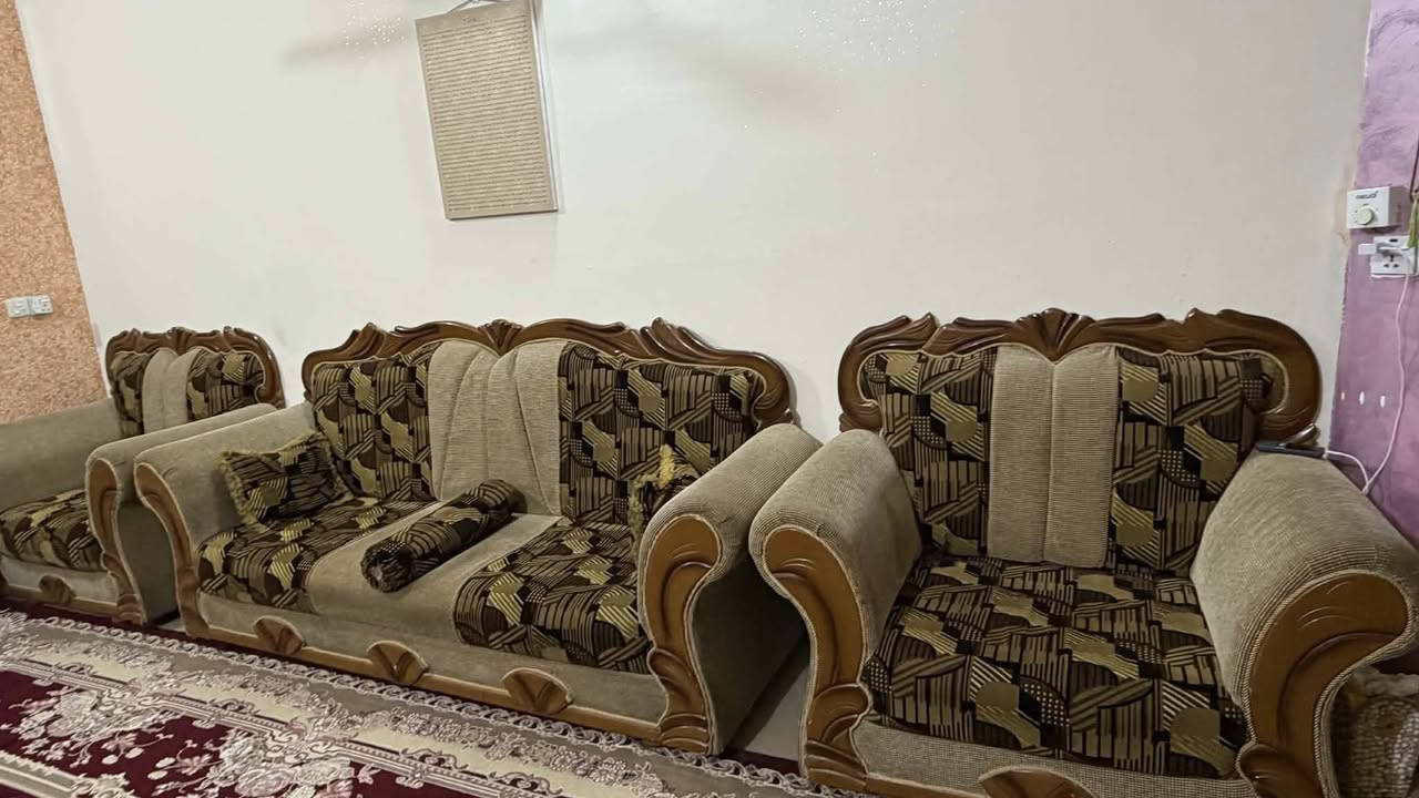 تخم نضيف 6 قطع مابي ضرر السعر 750 الف مكاني كربلاء ***********
