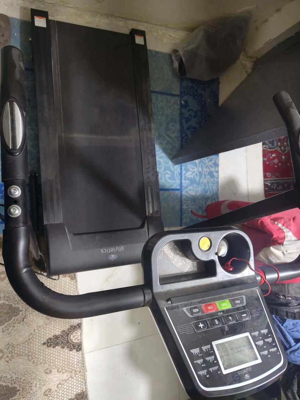 جهاز جري اخو الجديد يتحمل وزن 150 كيلو للبيع السعر 300 مع مجال بسيط استفسار ***********
