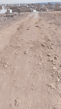 ارض 100متر جمعيه الزراعه القوسيات قرب مدرسه غصن الزيتون أوراق كامله بسم تحويل بجمعيه مقابل الهياكل ع يمين الشارع مي كهرباء كامله ***********
