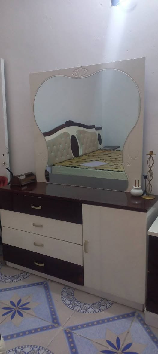 اسلام عليكم غرفه ماليزي نضيف 7قطع الديوانية ام الخيل ***********
