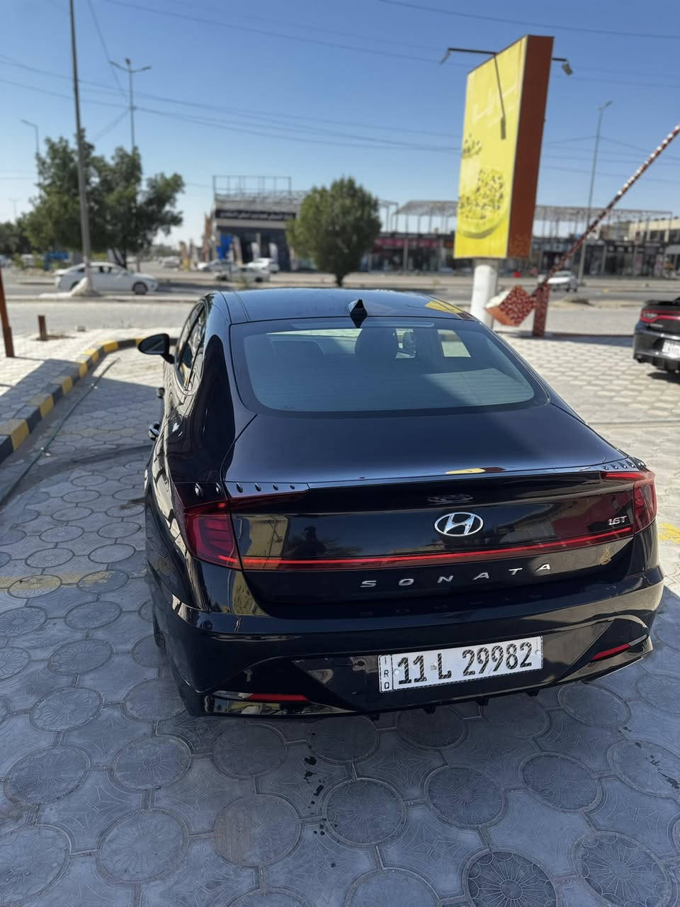 سلام عليكم للبيع     السعر 165 💸
سوناتا موديل 2023
فول مواصفات
شاشه 
كامره
بصمه
رادار امامي
رادار خلفي
رادار جانبي
لد امامي خلفي
ويل كب سبورت
توقف ذاتي 
قياده ذاتيه
تنبيه خروج عن المسار
تحديد مسار 
شفتات بالاستيرن
فول تحكم ستيرن
شحن لاسلكي
بانوراما
محرك1600تيربو🚀
كير 8نمره نضام DTCدبل كلج
كشنات جلد
كشن السائق كهرباء
تدفئه بالكشنات
تبريد بيانو
شاشه ديجتال
لايت عدسات زنون
سماعات عدد 12نضامBOSE
ترحيب عند الاقتراب
صندوق ذكي
تشغيل عن بعد
الحادث  فقط جاملغ او بنيد باب الصدر شوي بدون دواخل
رقم بغداد الدولي 
العنوان نجف 
للاستفسار :***********
