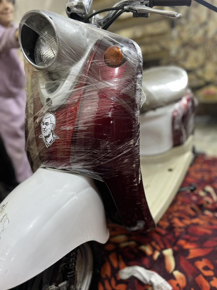 سلام عليكم دراجه كلاسك 60 مكينه تخبل نضيفه تايرات نضاف صالنصة جديده كفرات نضافه 80‎%‎ دراجه كامله بريك امامي خلفي كهربائيات كله شغاله عوزه بس باتري سعره 225 وبيه مجال مكاني بغداد ***********
