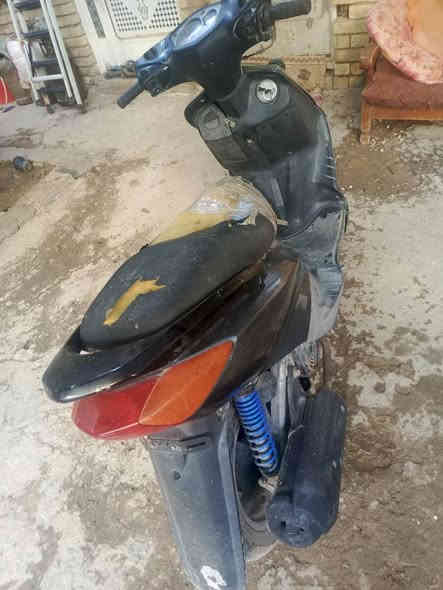 دراجه سكنس للبيع نظيفه 350 وبيها مجال بغداد الزعفرانيه *********** بغداد
