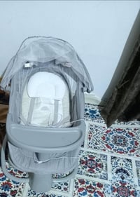 أسلام عليكم كرسي هزاز للبيع السعر 50 الرقم  لتواصل 07733397482