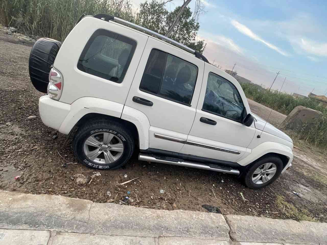 السلام عليكم جيب ٢٠٠٧ بيه صبغ احزام مكينه وكير واكسن كفاله تخم تاير تبريد شغال صدر امامي خلفي جديد رقم ***********بي واتساب
