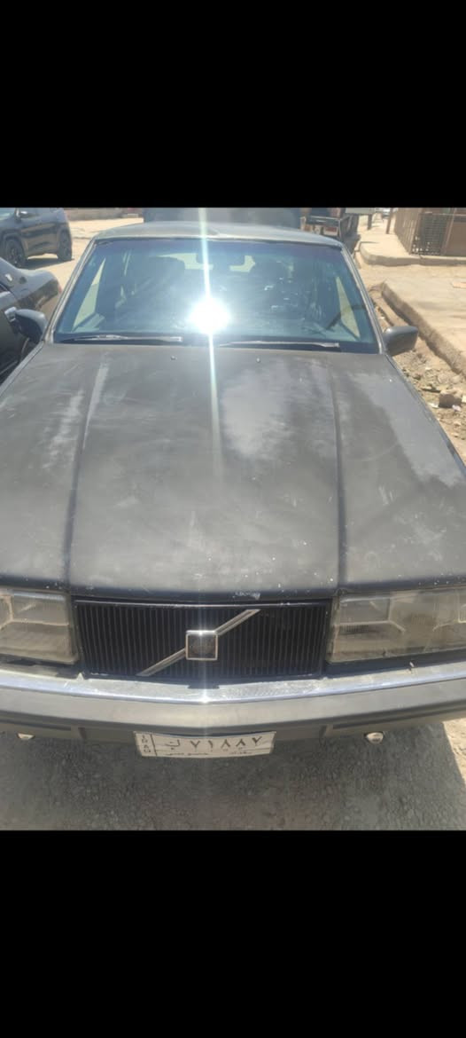 سلام عليكم للبيع فالفو رقم بغداد مشروع وطني سنويه ما منتهيه ل29 مكينه وكير ونجي جدد  حداديه جديده طخم تاير جديد مكفوله من لكص ونقل الجثه والعيب شرعي تحويل ثاني يوم مكان ناصريه سوق الشيوخ السعر ٣٨ وبيه مجال شراي يتصل غير متواجد ع فيس ***********
