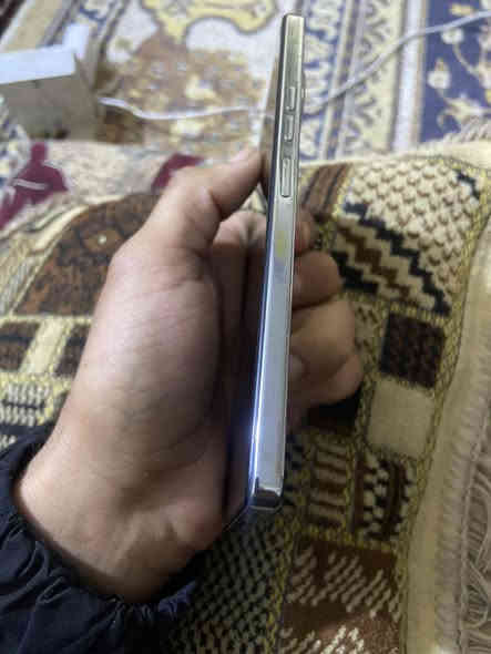 السلام عليكم (تكنو سمارت ٣٠ برو )ذاكره٢٥٦ جهاز نضيف بي بس هاي الضربه الي بالضهر السعر ١٥٠ وبي مجال المكان بغداد ابو غريب (***********)
