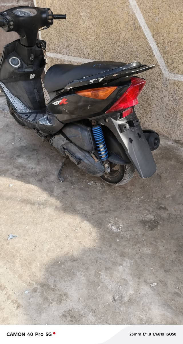 سلام عليكم من رخصت الادمن دراجه ثعلب نضيفه مكفوله كفاله عامه مكينه متسمع صوتها كله شغال اي نقص مابيها الدراجه نكره سلف الدراجه كلها بلادي برغي ممفتوح منها السعر 700  وبيها مجال رقم ***********
