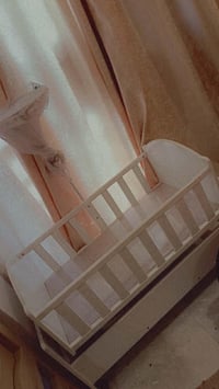 سرير طفل • ادراج حفاظات • الحريه بغداد