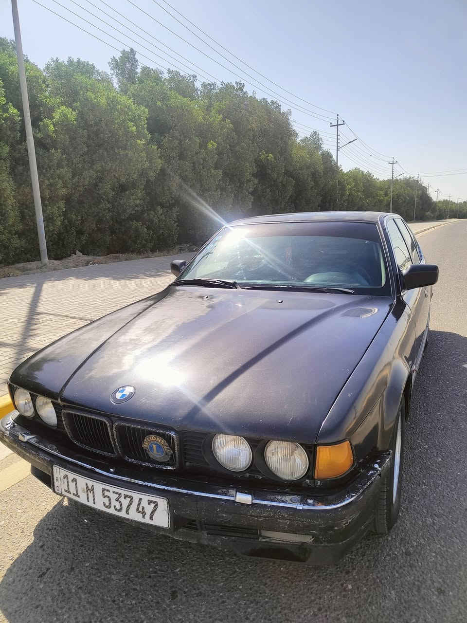 السلام عليكم شباب
سيارتي V8 744i لكن الاصل 730i لان شادلها محرك 8 سلندر 44
موديل 93 بجم عريض فول مواصفات
الاصوليات:
السيارة باسمي 
رقم بغداد انگليزي مشروع وطني
كفالة المحرك والگير والتبريد
دهن المكينة كله لوكمولي وكالة 10/40  
الدواخل جلد اسود وصاج ملكي
سلايد روف شغال
مروحة كهربائية F01
بصمة فتح وقفل
عند التقفيل بالريمونت الجام يصعد والسلايد روف ينغلق تلقائياً
تخم تايرات جديد صار اسبوع من شديته بـ250 الف و السبير ويل شمس
منظومة لايتات امامية قوية بـ 200 الف
السيارة بلادية على وضع الشركة يعني ما مصبوغة بيها جراد بنيد وقمارة وصندوگ
وكذلك ملاحظة ثانية بيها طخة بالدعامية الخلفية والصندوگ شي بسيط 
الدعاميات البلاد مو تجاري والدعامية الامامية تحتاج فقط معجون وصبغ وحتى الخلفية تحتاج معجون لمكان الطخة 
رايدها بـ 72 ورقة وبيها مجال ان شاء الله
رقمي ***********
