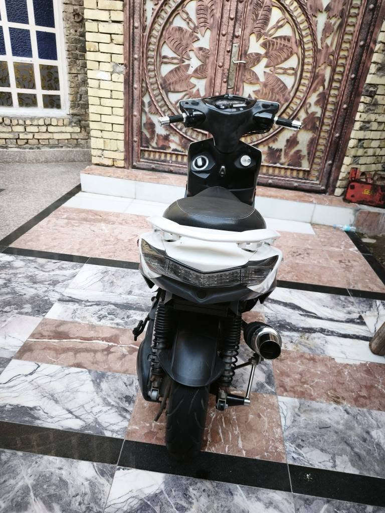 سكنس لد مال مزاد اليابان  مزوده صار شهرين من اخذتها من الوكيل ماشيه 32 برغي ما مفتوح بيها قفلها 13 ورقه
*********** البصرة, العراق
