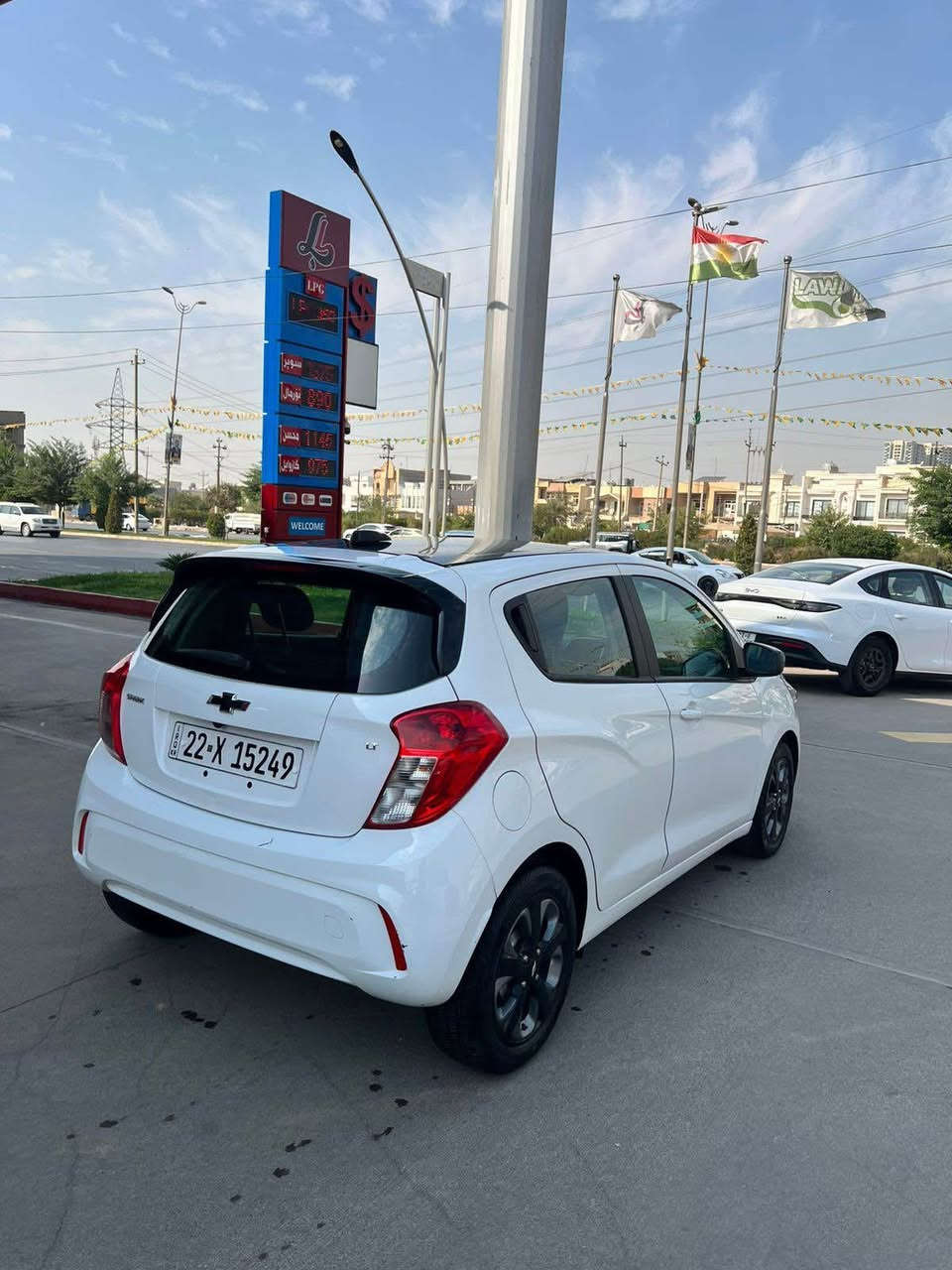 سبارك LT فول مواصفات موديل 2022 مواصفات سقف اسود بلادي ويل كب شاشة و كامرة و تحكمات تحديد سرعة
حادثها قطعتين باب و جاملغ مال سايق
و بيه ٣-٤ قطع كلير امريكا 
بدون اي دواخل و بدون ايرباگ بشرط
ماشي 26 الف مايل
 ‭0770 054 0023‬
مكان سياره اربيل كركوك, العراق
