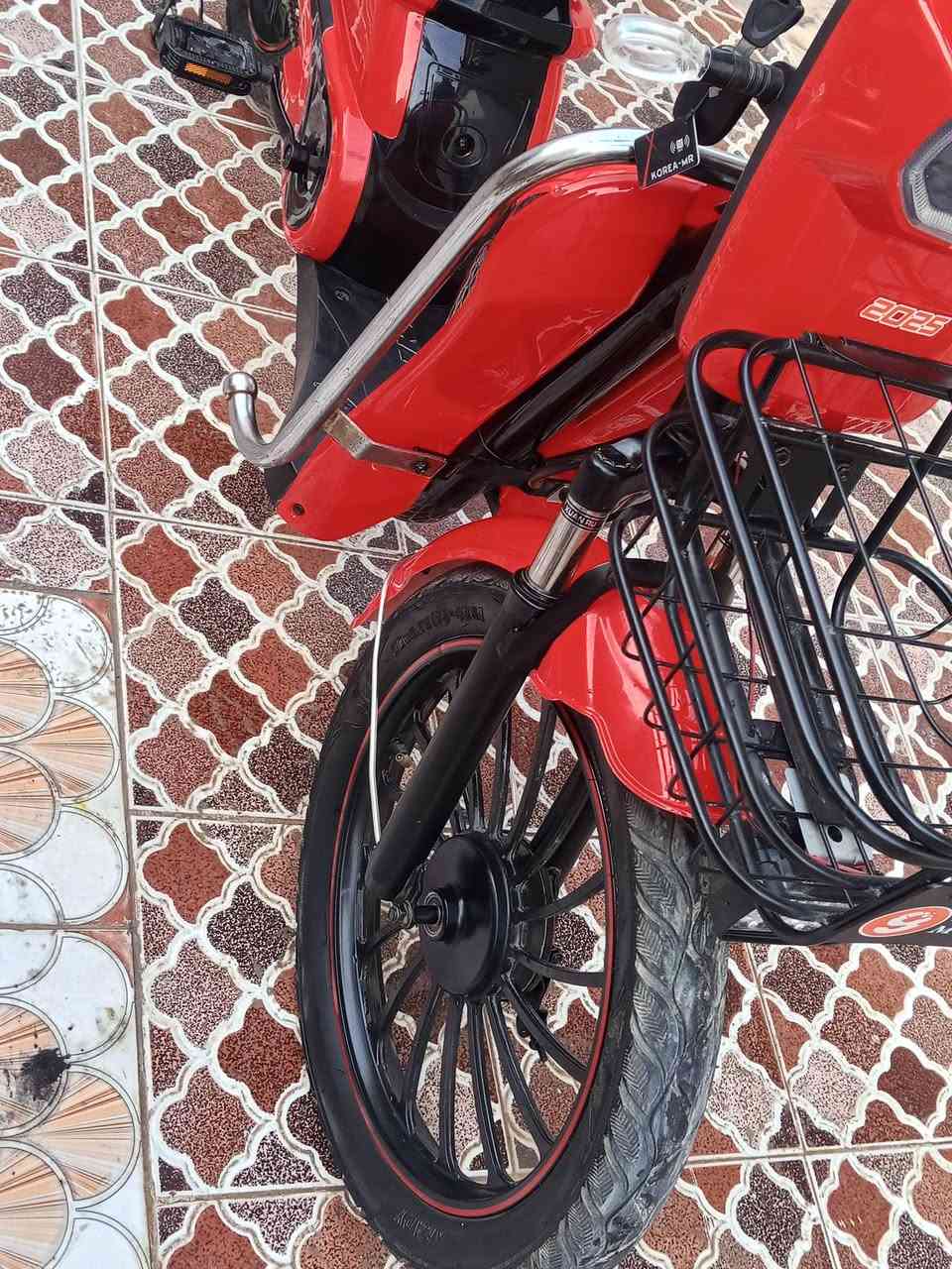 سلام عليكم بايسكل شحن للبيع موديل2025 كوري الاصدار الجديد اخو الجديد مرتب استخدام قليل ومداري بعدة كلة شركة فول نظافة سرعة99حقيقي 5بطاريات فول خَيِّر مَنِ آلَلَةّ بصمات تشغيل وقفل عن بعد عدد2سويجات عدد2 كارت تشغيل عن طريق الشاشة عدد2 سويج چكمجةعدد2+ قاعدة شاحنة تلفونات نشرات مثبت سرعات چكمجة سويج مابي اي نقص بعدة جديد مثل بلصور وبعد احلا السعر 425الف بي مجال قليل  مجال قليل حك الجية رقمي***********
