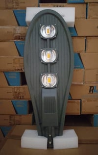 بلوجكتر انارة ابيض لد مثل ماموضح بالصورة للبيع والشراي يتصل 0782761356...