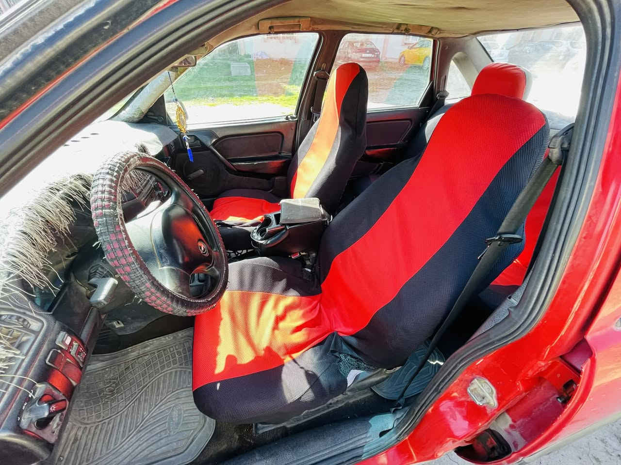 اوبل فيكترا 1991
محرك 18 كير اوتوماتيك 
رقم كركوك الدولي 
بيه كوبون بنزين 
سعر 39 وبيه مجال 
مكان سيارة كركوك حي العسكري
رقم الموبايل ***********
