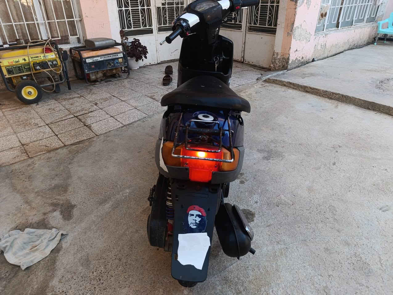 فول و مكفول بطه 60 محرك يخبل متلگه مثله كفرات بلادي احله من الصور باليل تصير بنفسجي و بنهار سمائي يعندي واحد عراق السعر 250 و بي مجال


**إذا كنت صاحب هذا الإعلان وتريد حذفه لأي سبب، رجاءا أرسل رسالة إلى الدعم الفني**