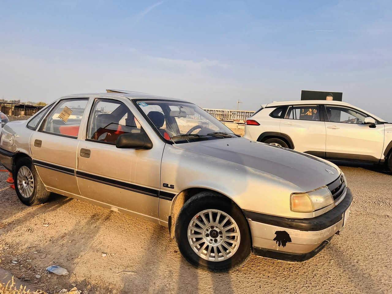 السلام عليكم   اوبل فكترا للبيع موديل ٩٢ محرك ١٦٠٠ i  سياره كلها ع وضع البلاد  السياره بيها بدايه خياس بل هلالات مال جاملغ السياره رقم بغداد ب اسمي رقم مميز 
السياره بيها جراد لان السياره بلاديه ما مصبوغه 
تخم تاير مكفوله من كلشي  تأخذ بيها تراي لوين يعجبك 
السياره فتحه 
السعر ٤٠ وبيها مجال 
رقمي  ***********
***********
