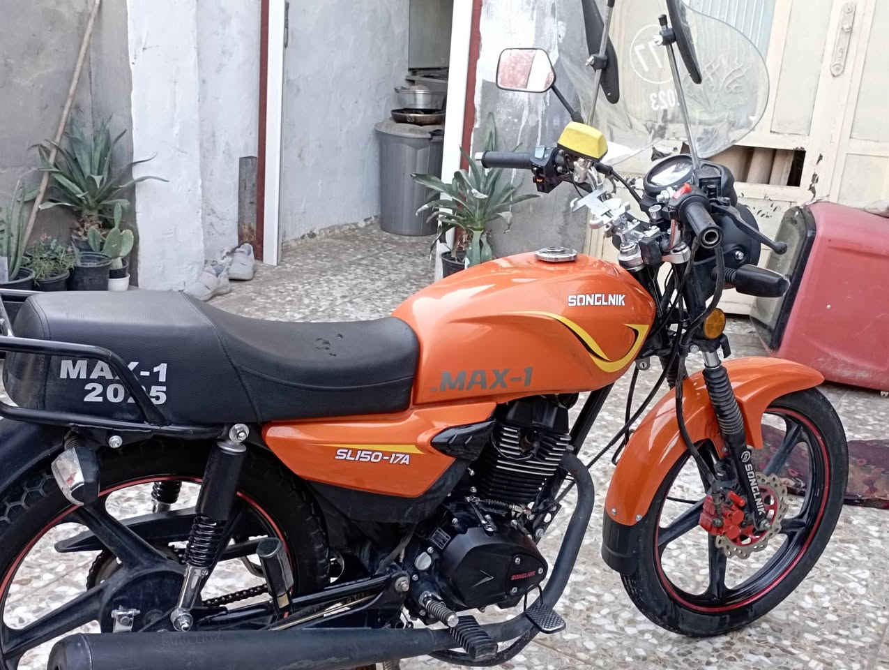 دراجه سونك نظيفة كلش موديل 2025  السعر 900وبيها مجال بسيط للتواصل على الرقم ***********
