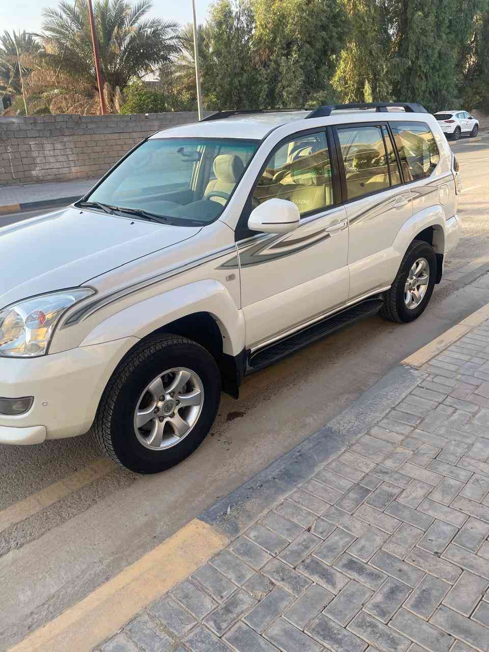 السلام عليكم برادو 2008 لون ابيض صدفي السياره مكفوله كفاله عامه شامله الكير والمحرك مابيه اي نقص 
محرك 4000 v6 
السياره vx 
دبل اكسل
 دبل تانكي
كشن جلد 
رقم السياره شمالي سعره 175  مكانه واسط الزبيديه
***********
