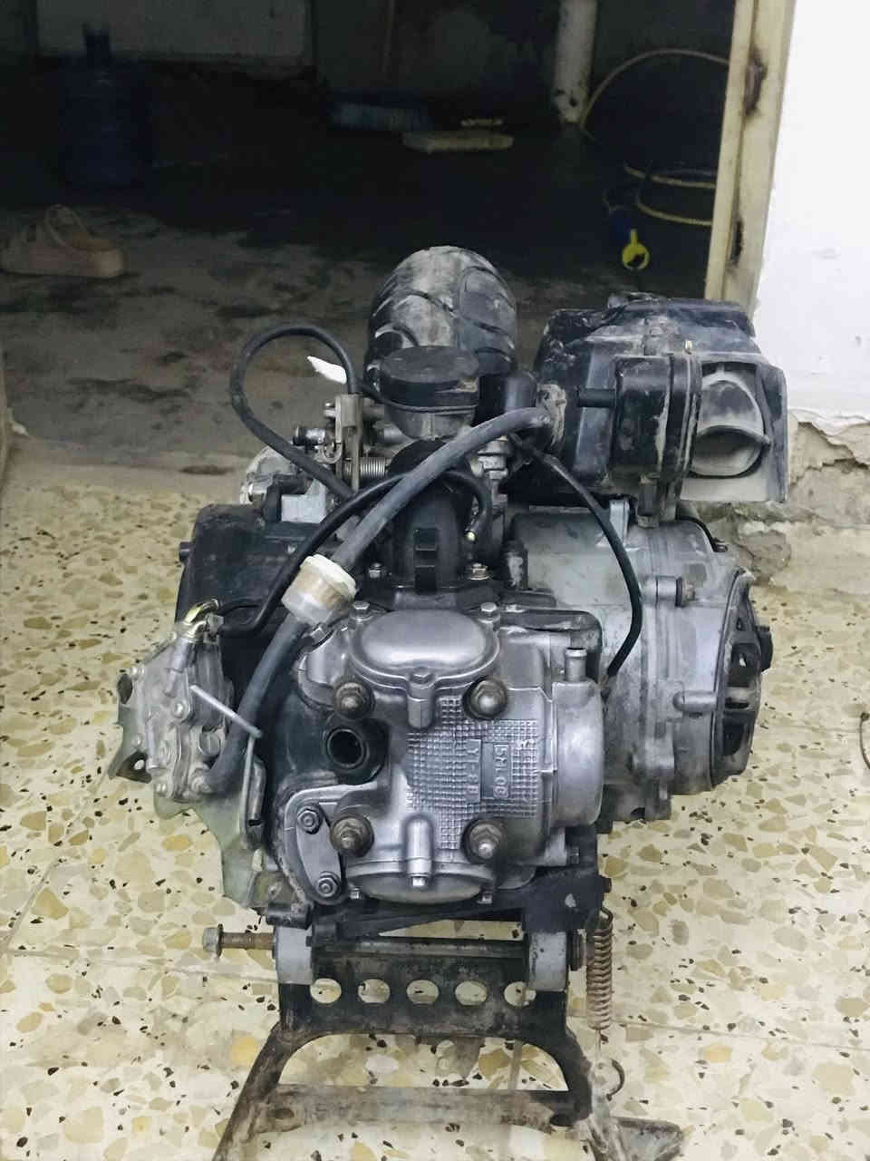 السلام عليكم مكينه سكنس كامله هية وتفرعاته شرط عل شغل نكره 
تاير خلفي جديد جلاتين اصلي 
بغداد مدينت صدر
***********
