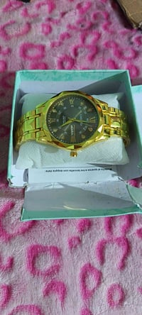 ساعة رجالية بالة السعر 15 للحجز التواصل على الرقم 07703140622