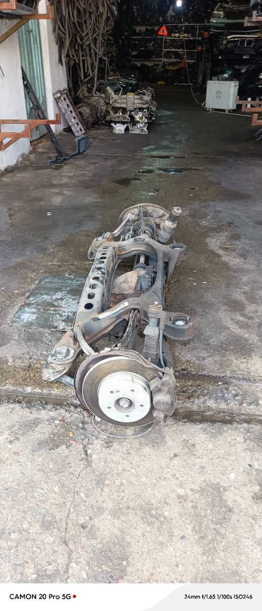 من رخصت الادمن عربانه خلفيه اوربي م مارسدس دبلات هودروليك الي تفيده ياخذه ***********0ل كصه
