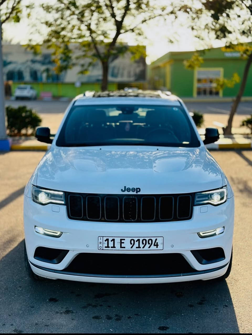 السلام عليكم 
جيب سومت S خليجي وكاله هارلم
موديل 2020 
فول مواصفات
 كفالة عامة 
* محرك 6 V 
* تحذير الخروج عن المسار . 
* جگات امامي خلفي .
* دفع رباعي 4x4 
* المقاعد الأمامية كهربائية .
* ذاكرة لحفظ وضعيات الجلوس . 
* المقاعد الأمامية  تبريد وتدفئة . 
* المقاعد الخلفية مع تدفئة . 
* انظمة القيادة .
* نقطة عمياء ..
* مقود السائق كهربائي . 
* تدفئة ستيرن . 
* سقف بانوراما .
* شاشه كبيرة مع نفكيشن GPS . 
* كشافات ضباب بروجكتر زنون . 
* تشغيل عن بعد .
* صندوق كهربائي .
* حساسات أمامية . 
* حساسات خلفية .
* كاميرا خلفية .
* مرايا متحسسه للضوء العالي . 
* محدد سرعة . 
* نظام بريك اوتماتيكي ( Auto Break System ) .
*نظام صوت هارمن كاردون
* شاشات 
* رادارات .
* المسافة المقطوعة (71000) 
* وبعد هواية مواصفات .
———————-
* السعر (315) وبيها مجال 
***********
مكان السيااره بابل
سونار السياره موجود ويا صور
