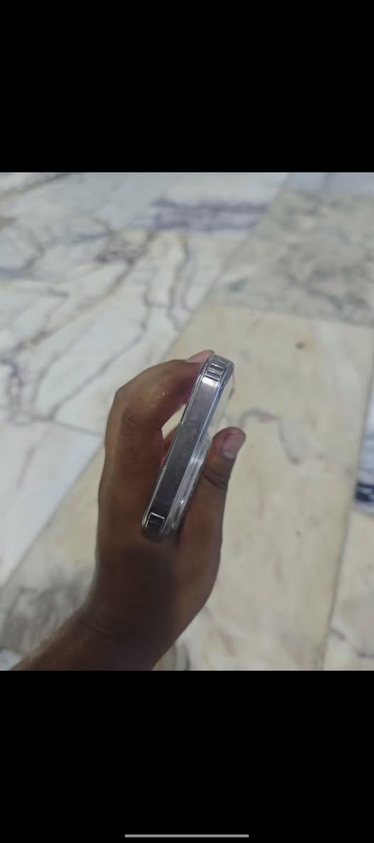 ايفون 16برو ماكس جهاز نضيف 
لون ذهبي بطاريه 89
ذاكره واحد تيرا 
مسبتدل شاشه فقط 
شراي يتصل عل خط 
***********
