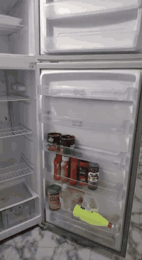 للبيع ثلاجه السعر 400الف اخواني اني مكلف بالنشر اتصلو ع رقم 0750672180...