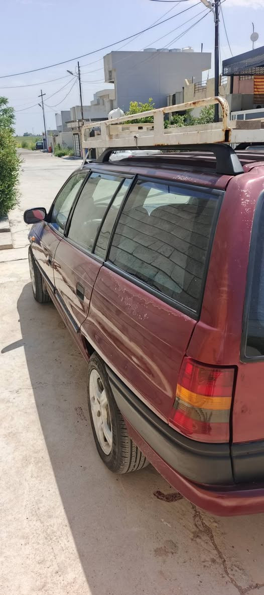 اوبل استر
موديل 95 
بدون ضرار 
دواير ودوسات ما مصلح 
محرك 20 بشرط لا صرف ولا نفخ 
كير تومتيك 
كهربائية شغاله 
سعر 53 وبي مجال 
رقم الهاتف 
***********
***********
