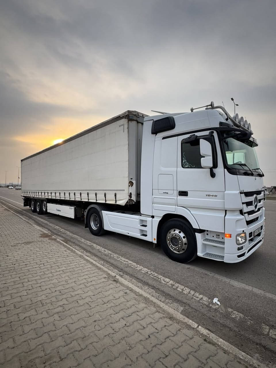 مودیل2012 حجم1846 فول مواصفات ریتایدر کامرە و حساس ثلاجة سبلیت سقف لایت حدسە  غسالە لایت  دەبل منامی دەبل تانکی گاز 
تاخم ویل کروم راس عەربان تاخم تاید جدید
عەربان کرون 2015 سحال بیلاد دیسک
مکان کرکوک
***********
***********
