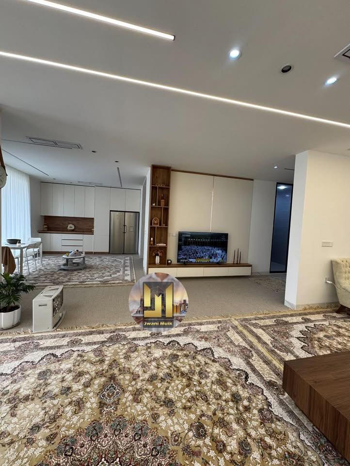 سەرەتا بەناوی خودا 
کۆدی /10914
خانووی فول مواسفات بۆ فرۆشتن  
📍ناونیشان/ کۆمپانیای بیابان
📐ڕوبەر / 220 مەتر
📏پێشی/ 11 بە 20
🛣️شەقامی/ 15 مەتری
🌕 ڕوو / ناوشار
🏗️پێکهاتوەلە/ 2 نهۆم  

نهۆمی یەکەم  ( میوان و هۆڵ و متبخ کراوە + مساعد مدبخ + 2 نوستن + مشتملات + گەراج + مشتملاتی دەرەوە + مغزن ) 

نهۆمی دوو ( میوان و هۆڵ کراوە + متبخ + مشتملات + 2نوستن + بالکۆن )

تێبینی ( خانوەکە بیرێکی زۆر باشی تێدایە تازەیەو فول مواسفاتە بەرام بەری ماڵ نیە بۆ دوماڵی جیا دەبێت )
ــــــــــــــــــــــ
🖊️/ بۆ زانینی نرخ  کۆمێنت بکە 
ــــــــــــــــــــــــ
بۆ پەیوەندی📞
☎️***********
☎️***********
ـــــــــــــــــــــــــــ
تۆی بەڕێز موڵکت هەیە دەتەوێت بیفڕۆشیت یان بیدەیت بەکرێ زانیاریەکانمان بۆ بنێرە هاوکارتان دەبین 
‏‎*********** ☎️واتس ئاپ"فایبەر 
‏‎یان سەردانی نوسینگەی(جوانی موڵك)بكەن
‏‎ناونیشان"ئیبراهیم ئەحمەد"بەرامبەر دیلان سیتی
