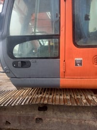 حفارة للبيع هتاشي زت حجم ٢١٠ ال سي ٨ رولات تسيس جك ابلادي جاهزه من كل ...