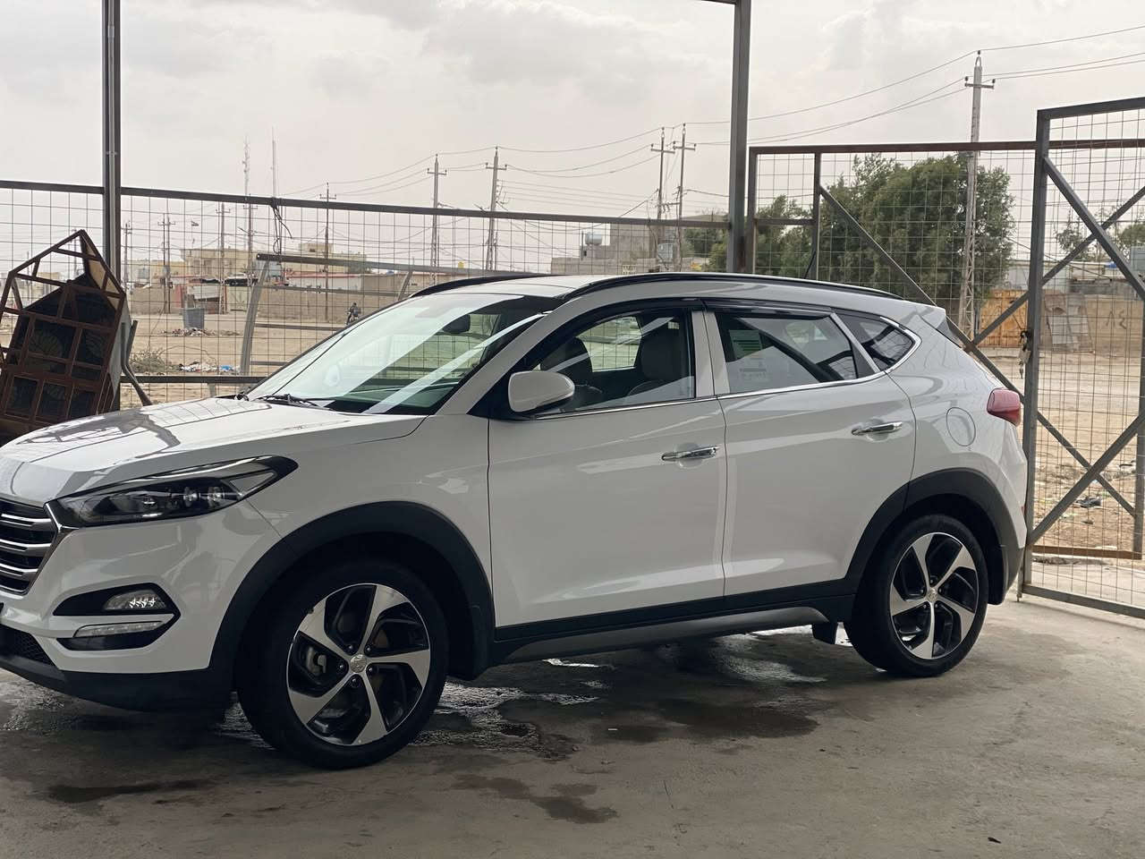 السلام عليكم
اخواني 

توسان خلجيه شركة الكاصد

محرك 2000 دوش 

الرقم بغداد تحويل مباشر 

الموصفات 

أنرت ترحيب عنده الاقتراب 

دخول ذكي بصمه +تشغيل بصمه 

أشاره بل مراي المري شفط 

كراسي كهرباء 

كراسي جلد 

داخل لونين المرغوب

بنرامه 

تبريد قطعتين 

حساس امامي وخلفي 

بيد لد وزنون

وبل دعاميه لد 

بك ليت لد 

خمسه ويلكب حجم 18 

السياره ثلاجه بل جكمجه

فول للخير واحد ع واحد 

السياره 

مكفوله سونار مرفق تريها بشرط زيرو

السعر 

(183) وبيها مجال 

الموديل (2017)

عنواني 

الأنبار الرمادي 

***********

‭0773 378 1061‬
