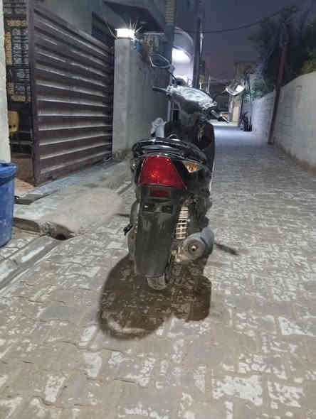 ا
لسلام عليكم لبيع دراجه ثعلب البلاديه  من الطول لطول  نوزل  محرك مكفول كهربائيات كلها شغاله مختمه ختم واحد تايرات جدد جيب فيترك والفحص السعر 650 وبيها مجال ***********
