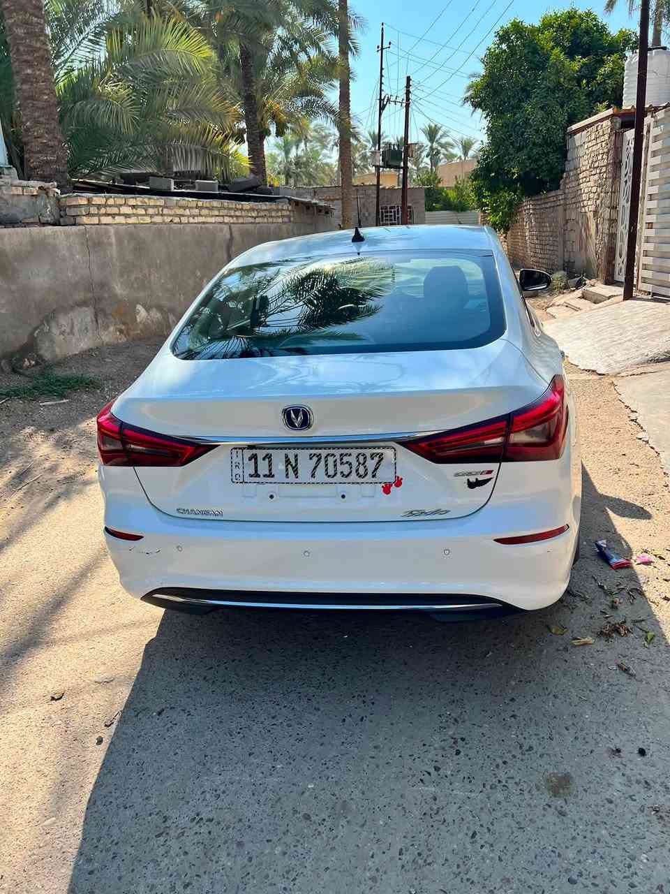ايدو 20
ماشيه 182 الف بعدها بضمان الشركة كير ومحرك 
وكلشي بيها على الوكاله مشاد شي من بره فقط الشاشه بدلتها شاشه اندرويد من موقع علي اكسبريس 
سياره كامله من كل النواحي بدون اي حادث 

السعر المطلوب 15 مليون 
*********** واتساب
